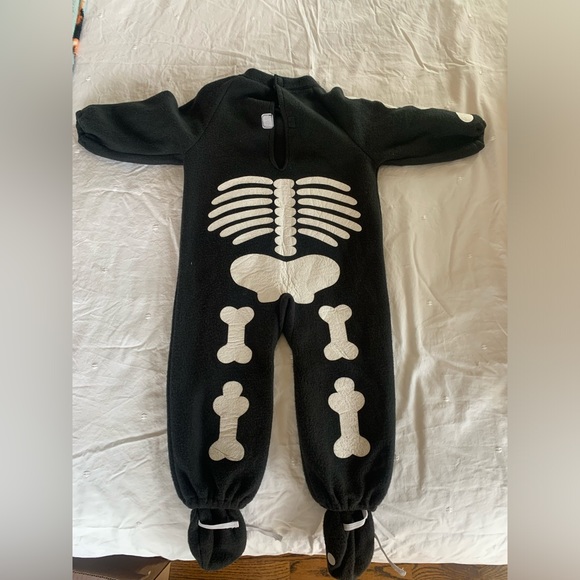 Skeleton Onesie Size 2T - Picture 5 of 6